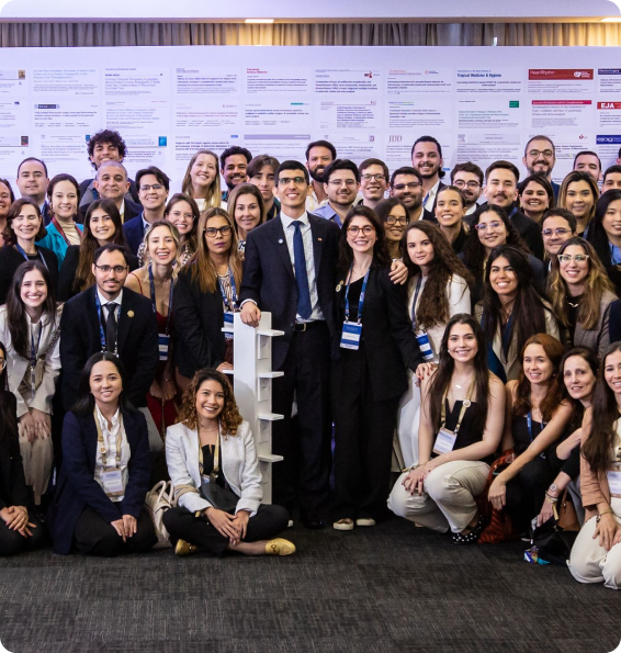 Meta-Analysis Academy students and mentor Rhanderson Cardoso at a medical conference